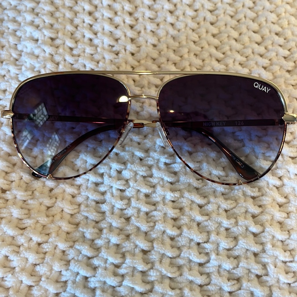 Brand new never worn QUAY AUSTRALIA high key sunglasses.